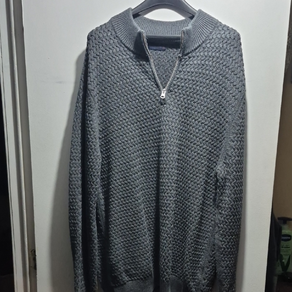 Denver Hayes Men's Textured Gray Zip-Up Sweater